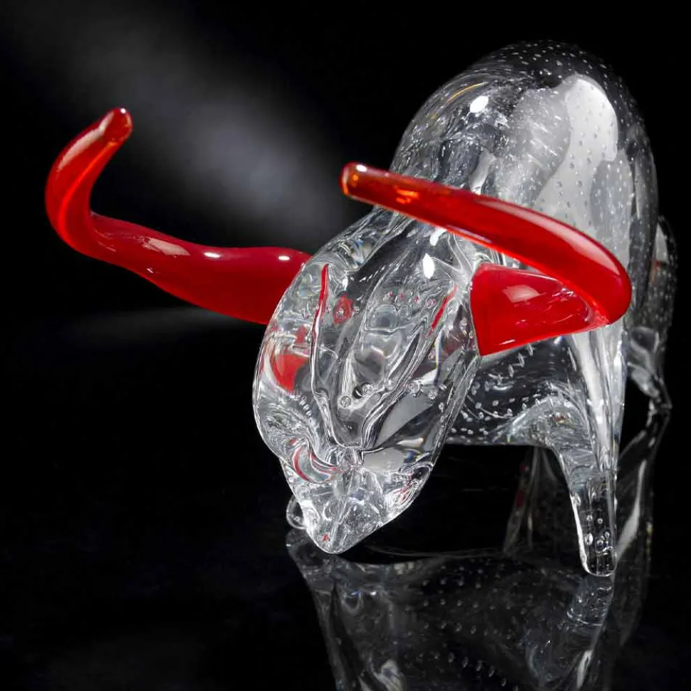 Stierförmiges Ornament aus rotem und transparentem Glas Made in Italy - Torero