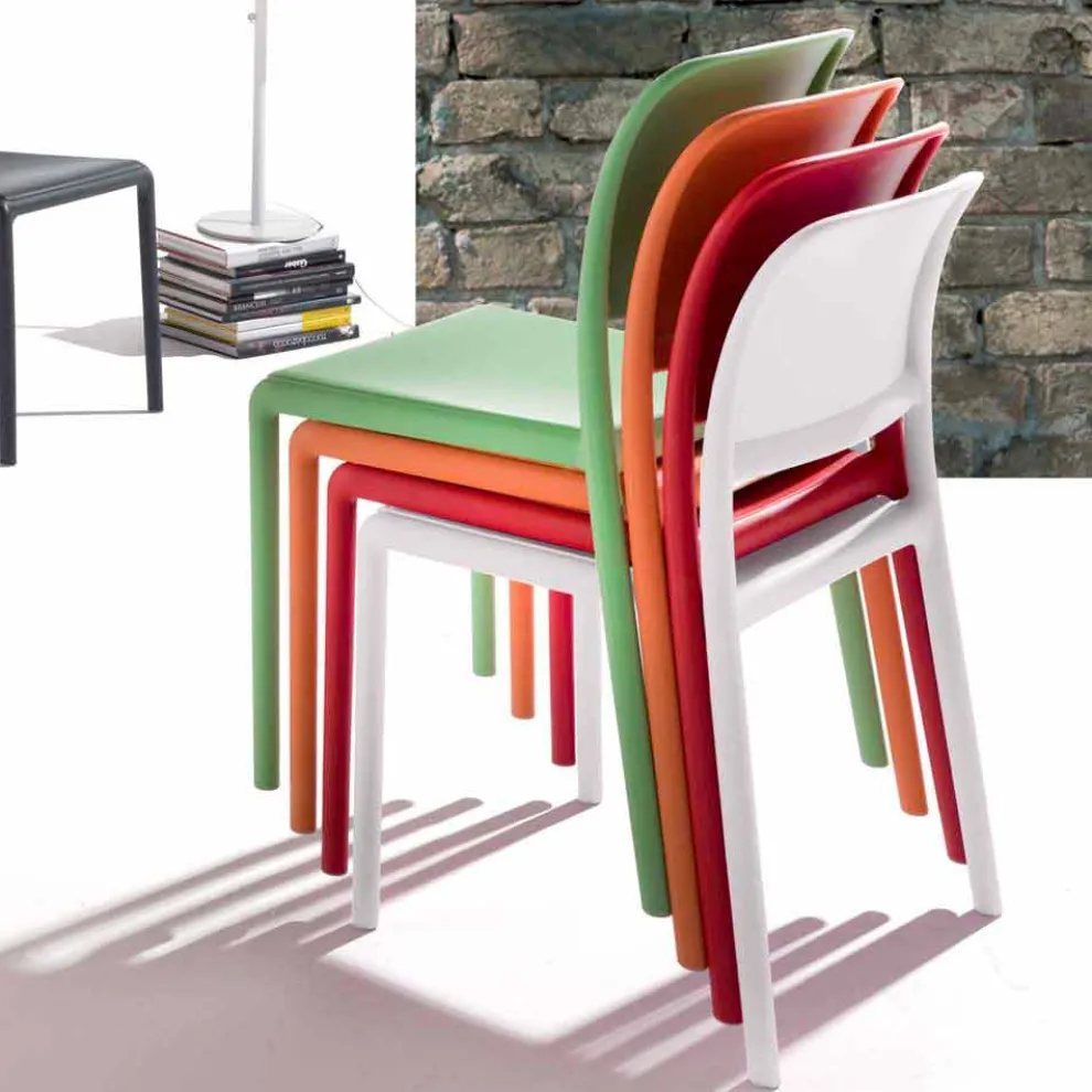 Stuhl aus Harz und Glasfaser in modernem Design Ravenna