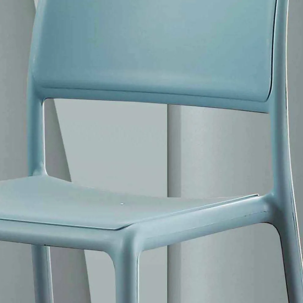 Stuhl aus Harz und Glasfaser in modernem Design Ravenna