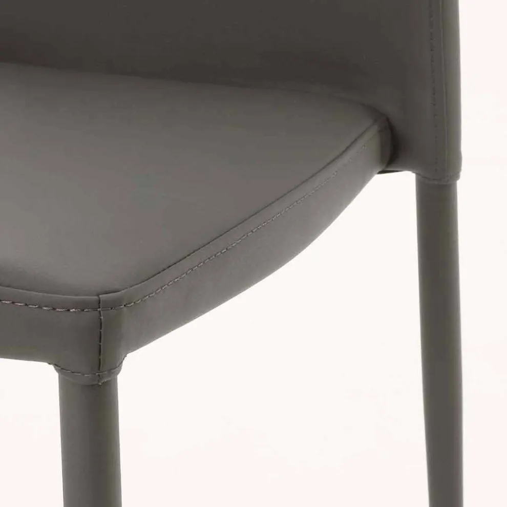 Stuhl aus Metall in Kusteleder bezogen Caserta, modernes Design