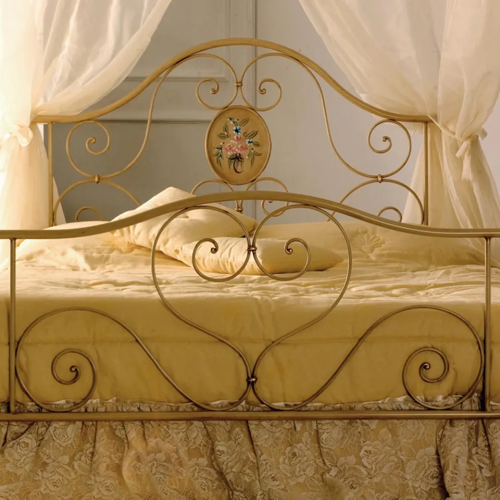 Doppelbett mit passendem Fußteil aus Eisenrohr, hergestellt in Italien – schick