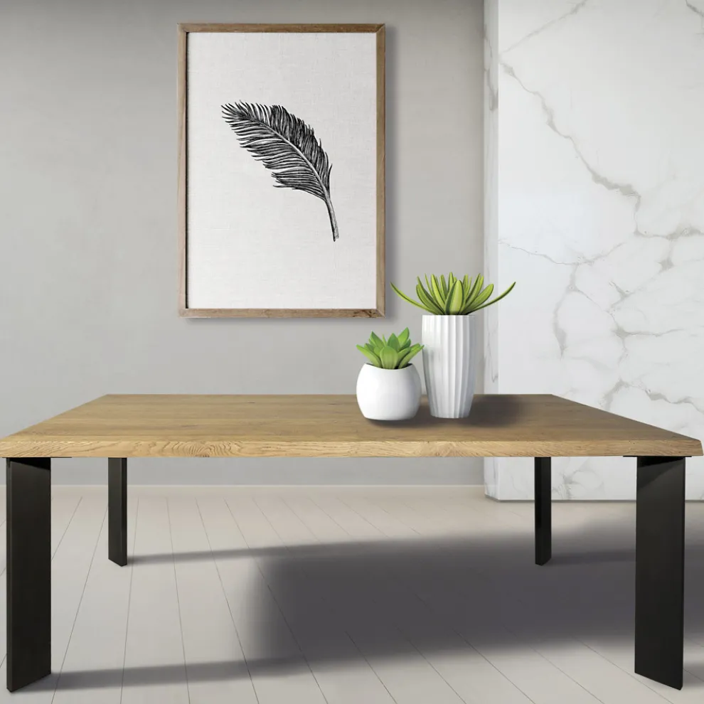 Tisch aus Asteiche furniert und Metallbeinen Made in Italy - Vicente