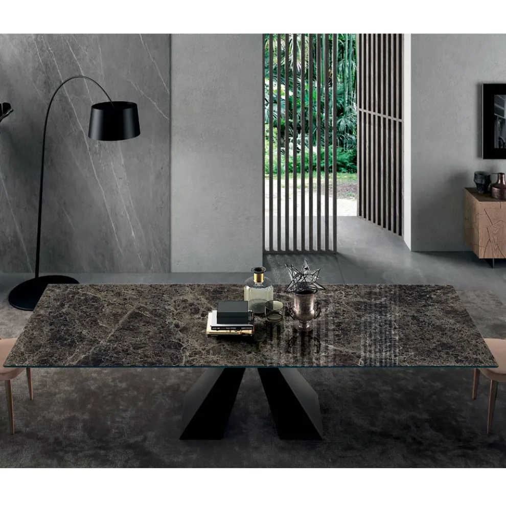 Tisch mit integrierten Verlängerungen aus Keramik und Stahl, hergestellt in Italien – Dalmata