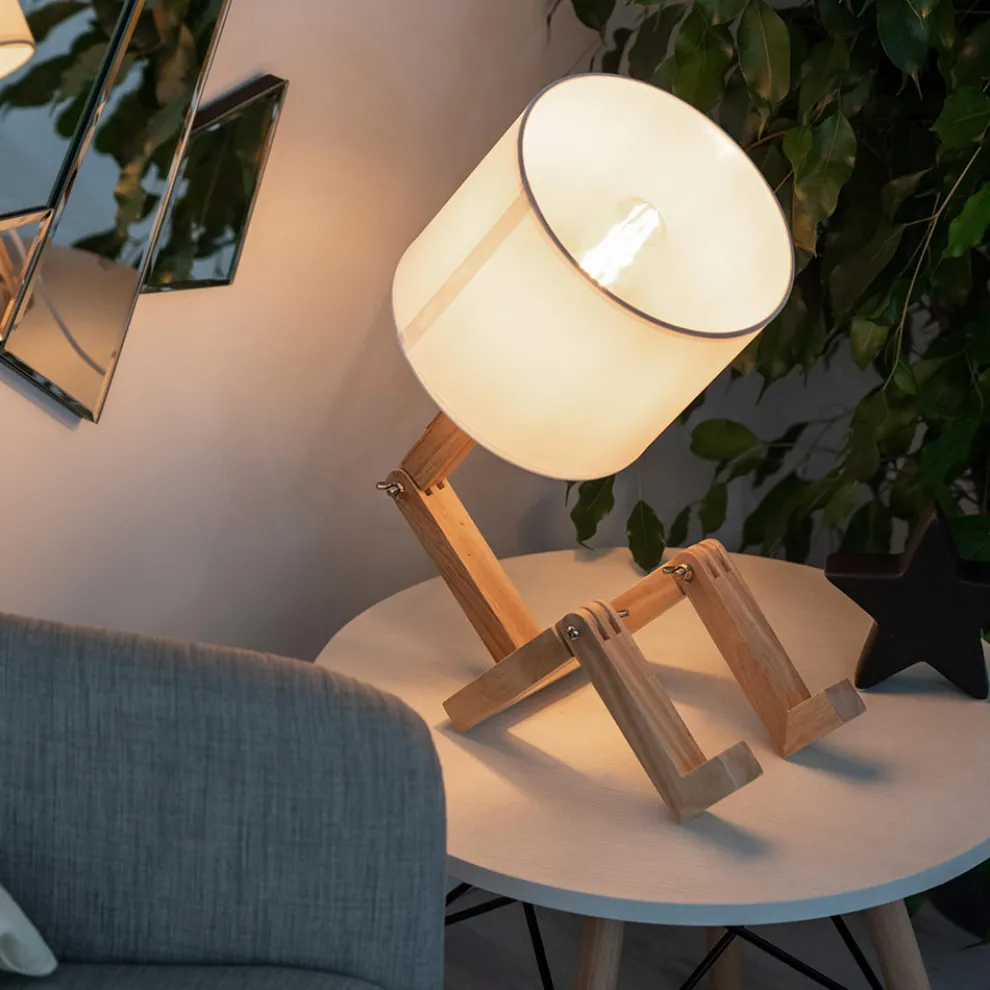 Tischlampe aus Naturholz mit Lampenschirm aus weißem - blauem Leinen