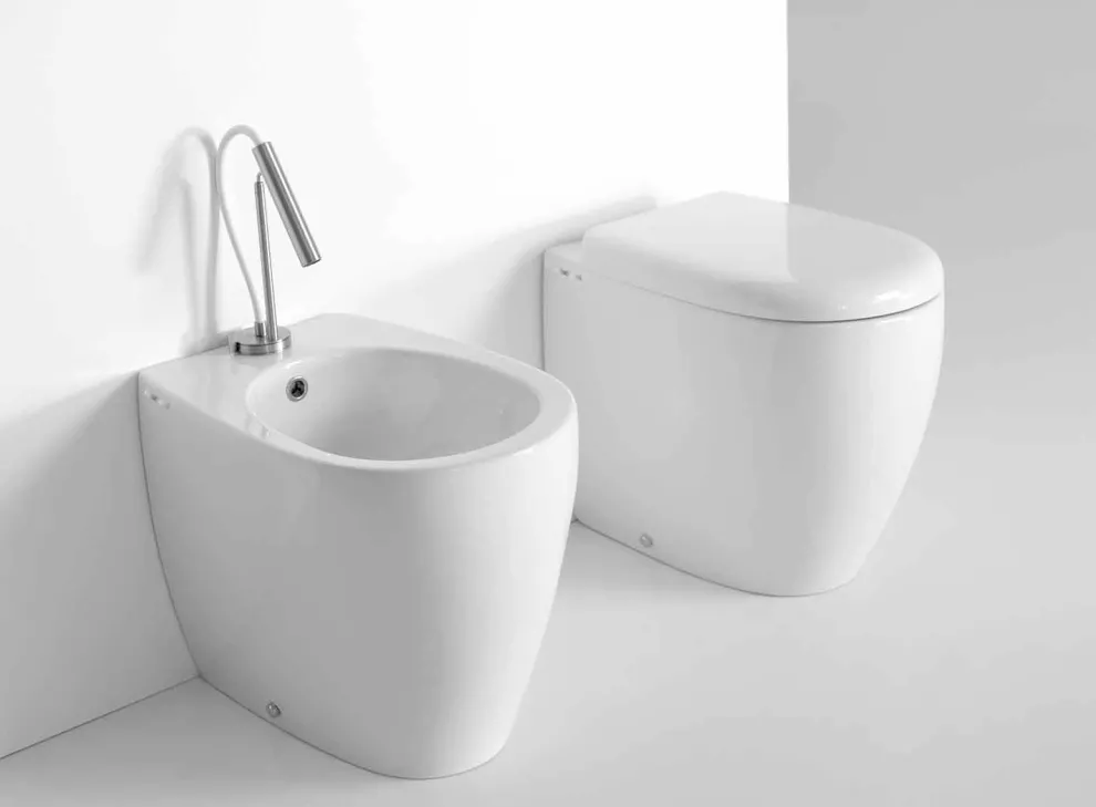 Toilettenbecken aus farbiger Keramik in modernem Design - Lauretta