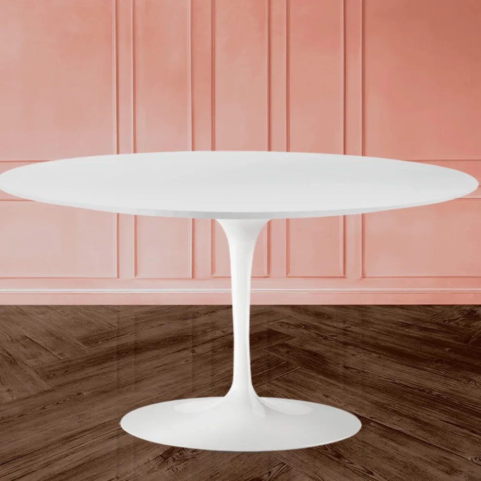 Tulip Eero Saarinen H 41 Ovaler Couchtisch mit weißer Flüssiglaminatplatte – Scarlet
