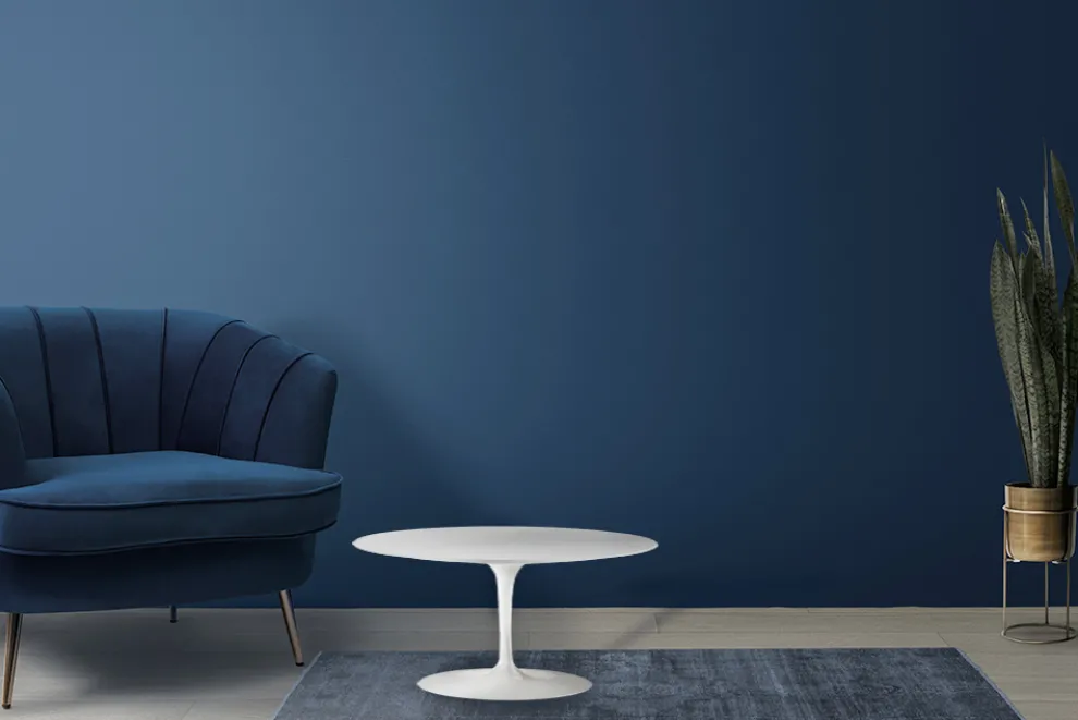 Tulip Eero Saarinen H 41 Ovaler Couchtisch mit weißer Flüssiglaminatplatte – Scarlet