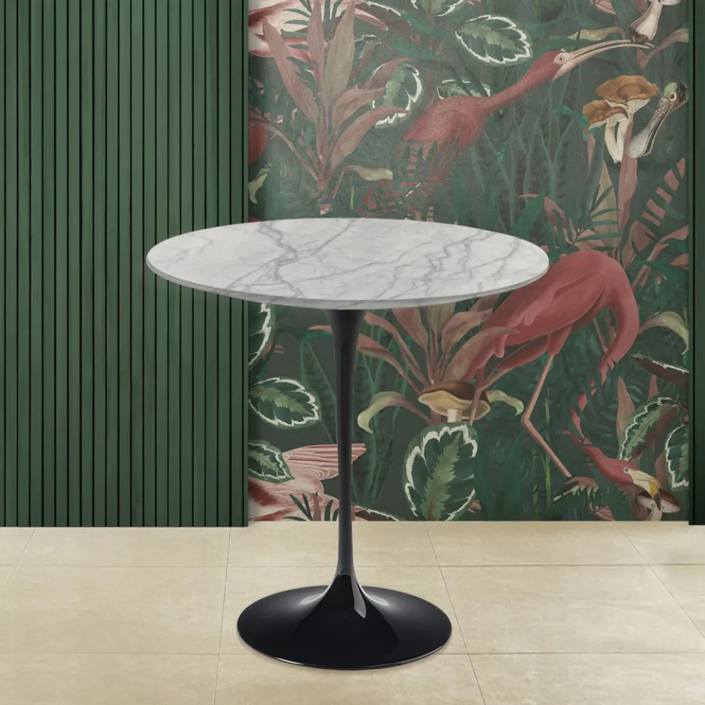 Tulip Eero Saarinen H 52 Couchtisch aus Carrara-Marmor Statuarietto, hergestellt in Italien – Scarlet