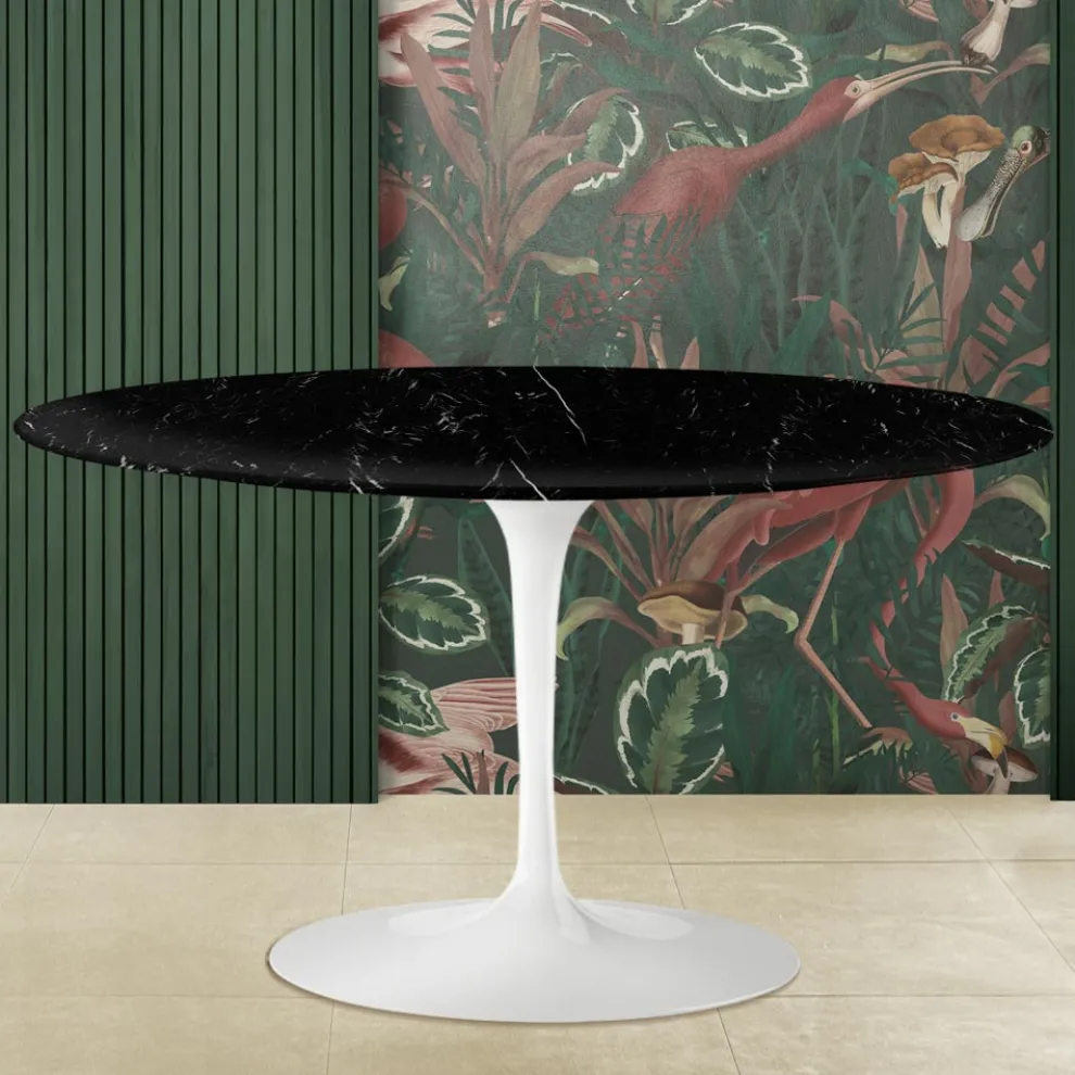 Tulip Eero Saarinen H 41 Couchtisch mit ovaler Platte aus schwarzem Marquinia-Marmor – Scarlet
