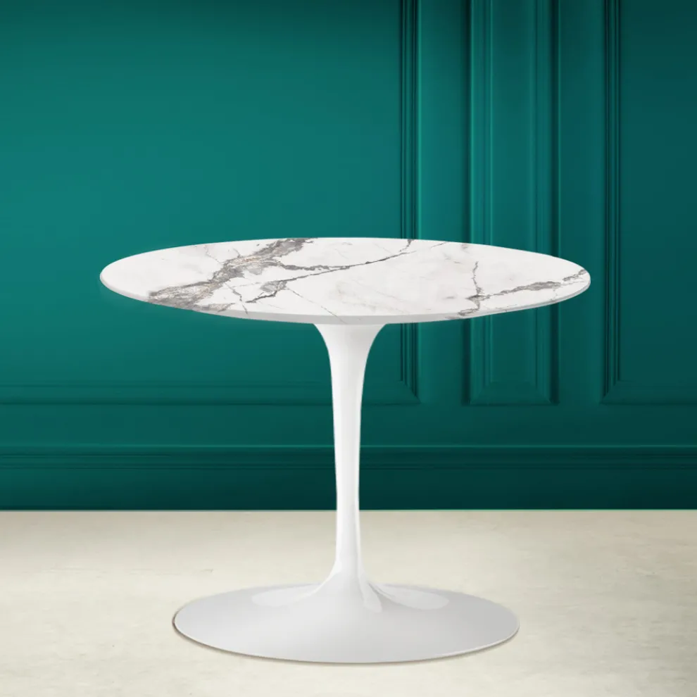 Tulip Eero Saarinen H 41 Couchtisch aus unsichtbarer, ausgewählter Keramik, hergestellt in Italien – Scarlet