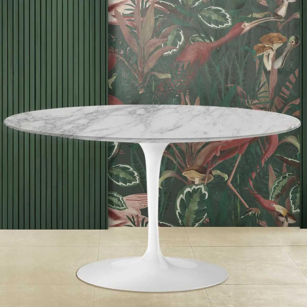 Tulip Eero Saarinen H 41 Ovaler Couchtisch mit Arabesken-Marmorplatte, hergestellt in Italien – Scarlet
