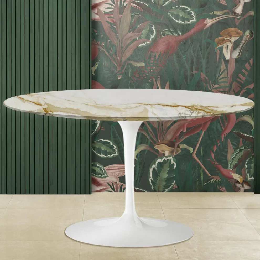 Tulip Eero Saarinen H 41 Couchtisch mit goldener Calacatta-Marmorplatte, hergestellt in Italien – Scarlet