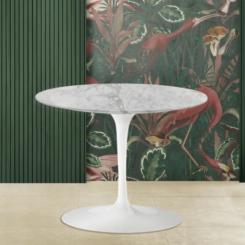 Tulip Saarinen H 41 Runder Couchtisch mit arabesker Marmorplatte, hergestellt in Italien – Scarlet