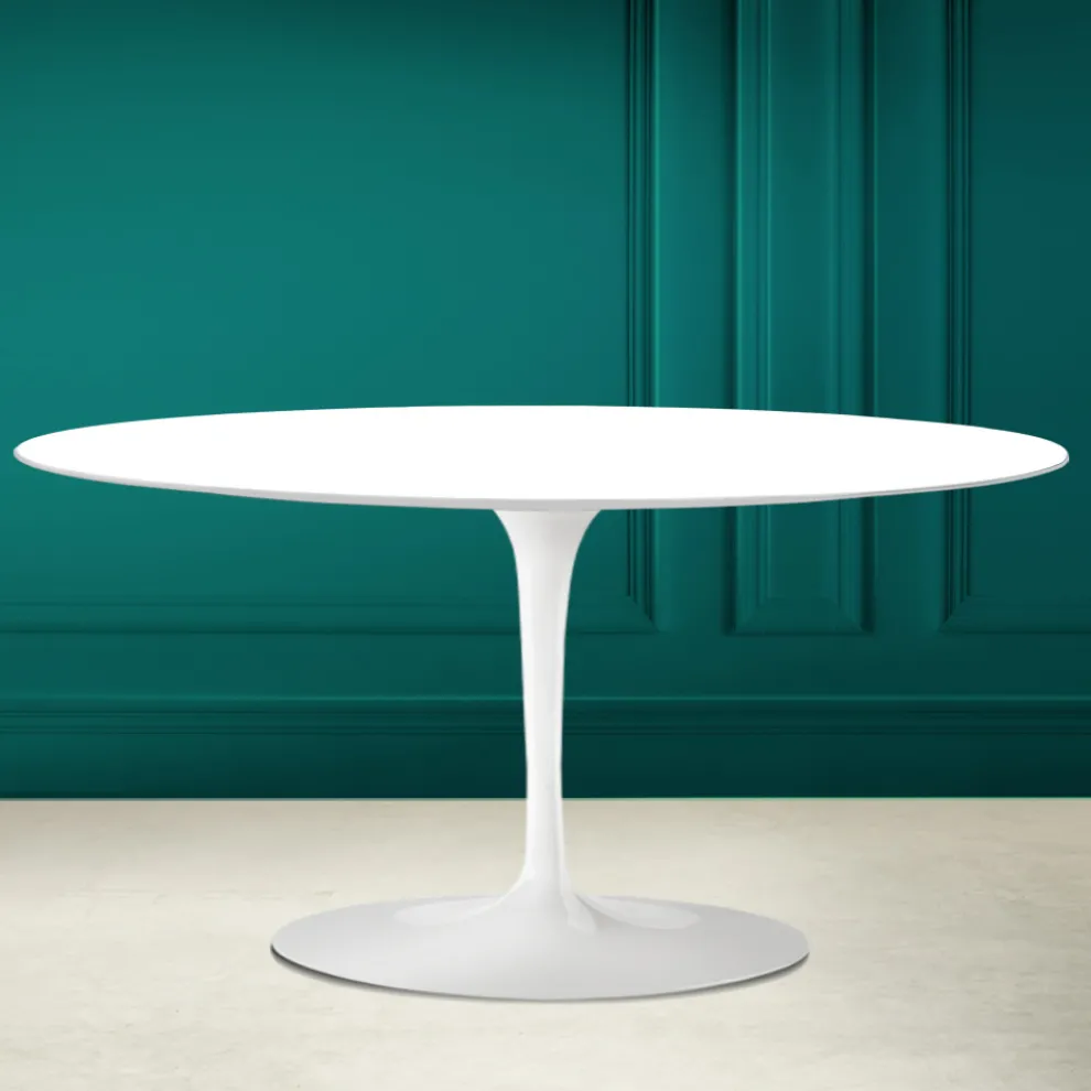 Tulip Saarinen Ovaler Couchtisch H 41 in absolutem Weiß, hergestellt in Italien – Scarlet