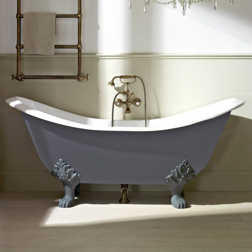 Vintage freistehende Badewanne mit Füßen, aus Gusseisen - Nadine