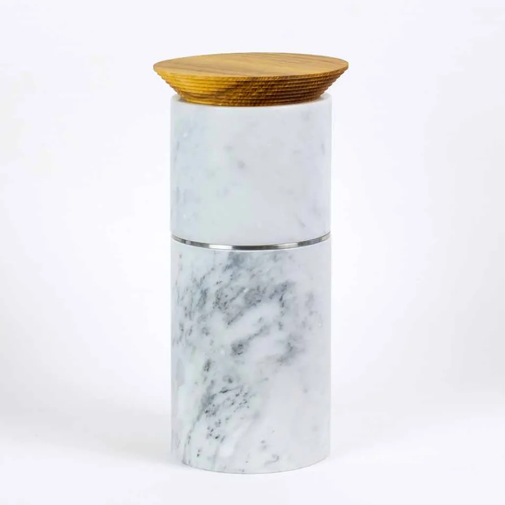 Platzsparendes Zubehör für Küchengeräte aus Marmor, Holz und Stahl - Astoria