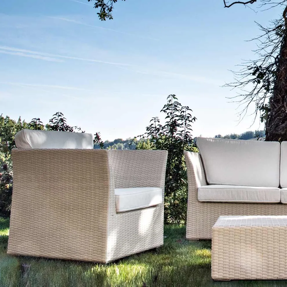 REHAU Polyrattan Garten-Lounge-Set und weiße Kissen - Pepe
