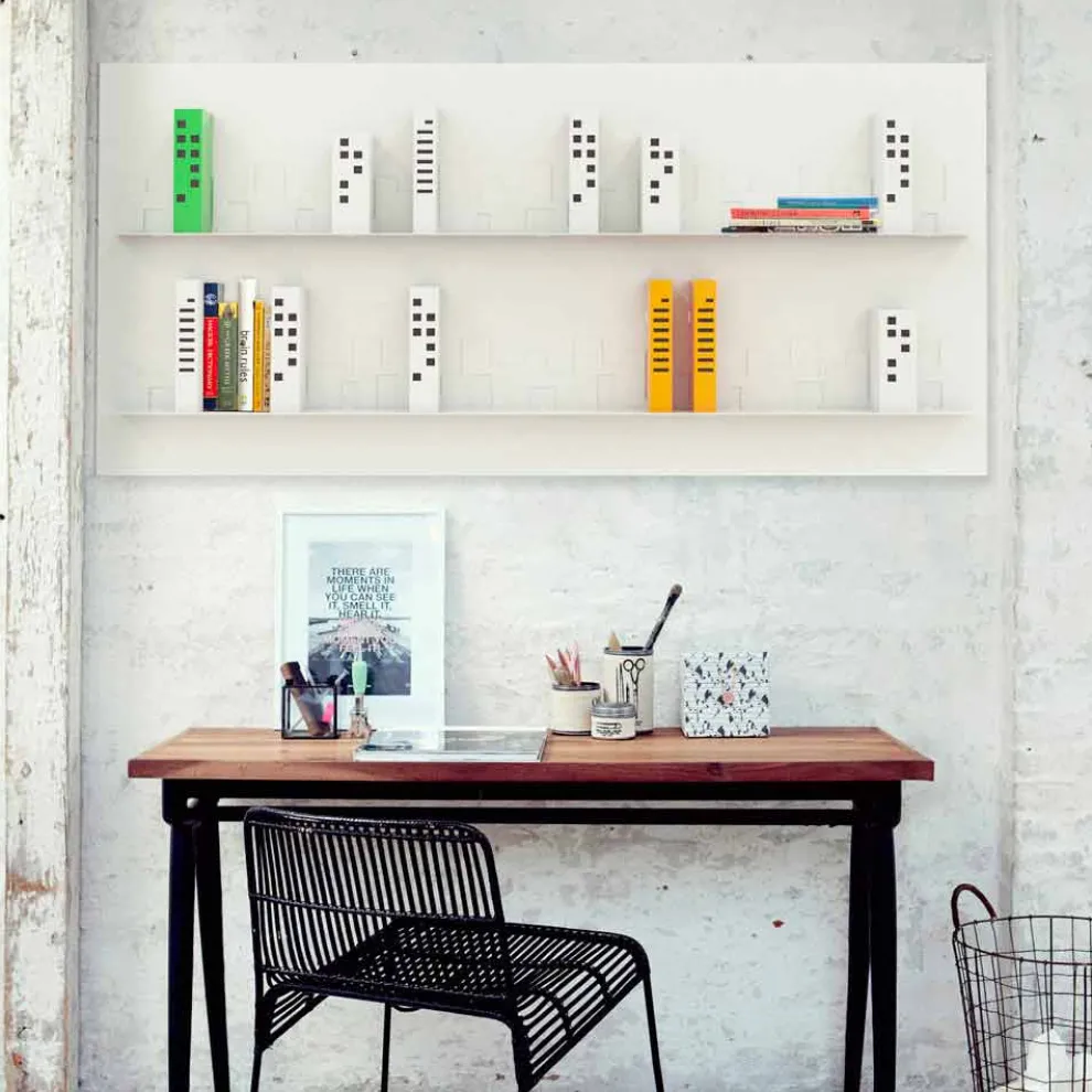 Wand Bücherschrank vom Design Maße 186x86 Mabele, modell Skyline, handgefertigt