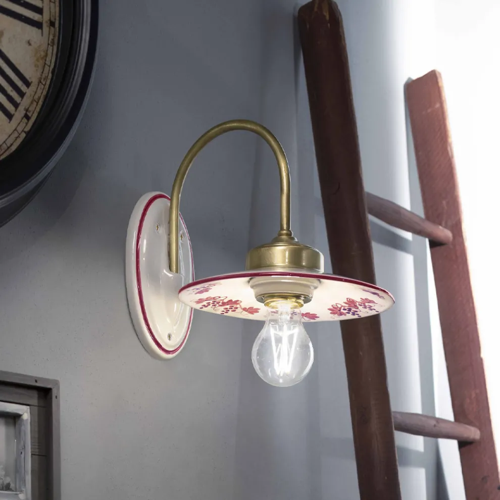 Wandleuchte im Vintage-Design aus Eisen und handbemalter Keramik - Asti