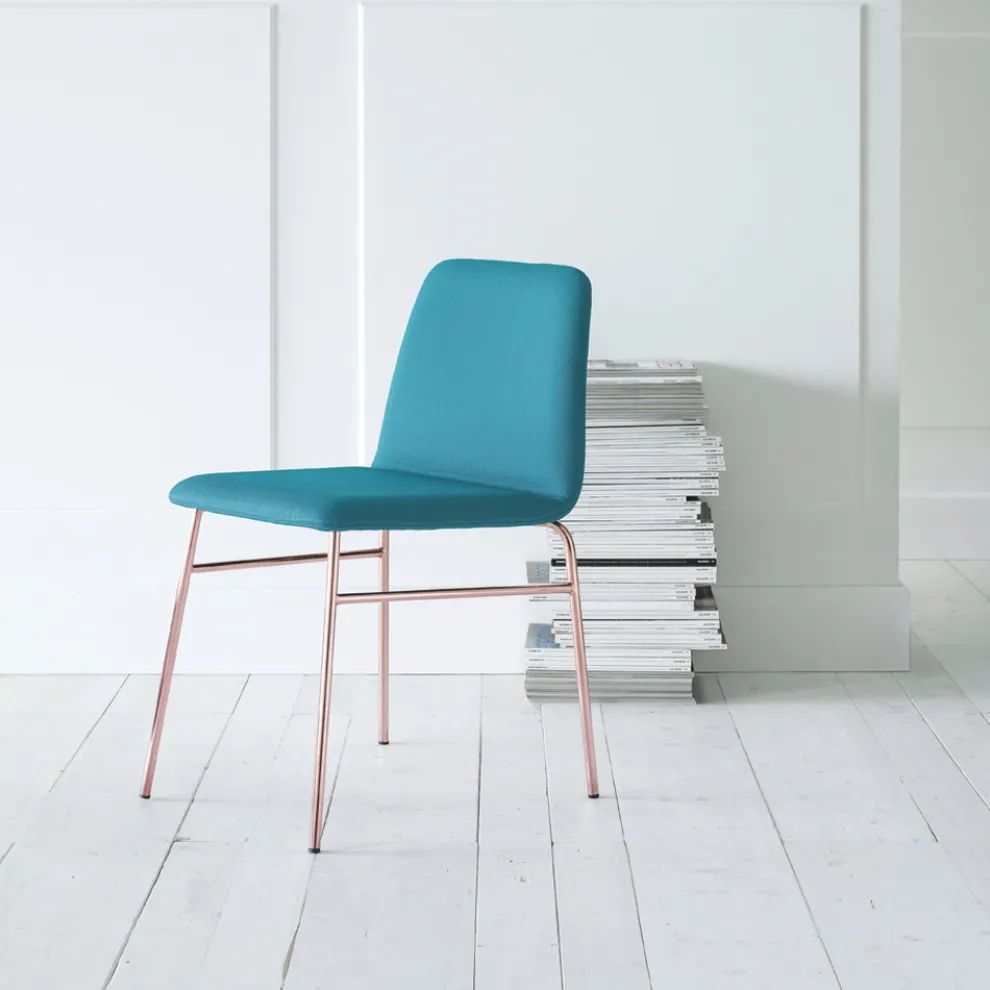 Wertvoller Stoffstuhl mit Metallbasis Hergestellt in Italien, 2 Stück - Molde