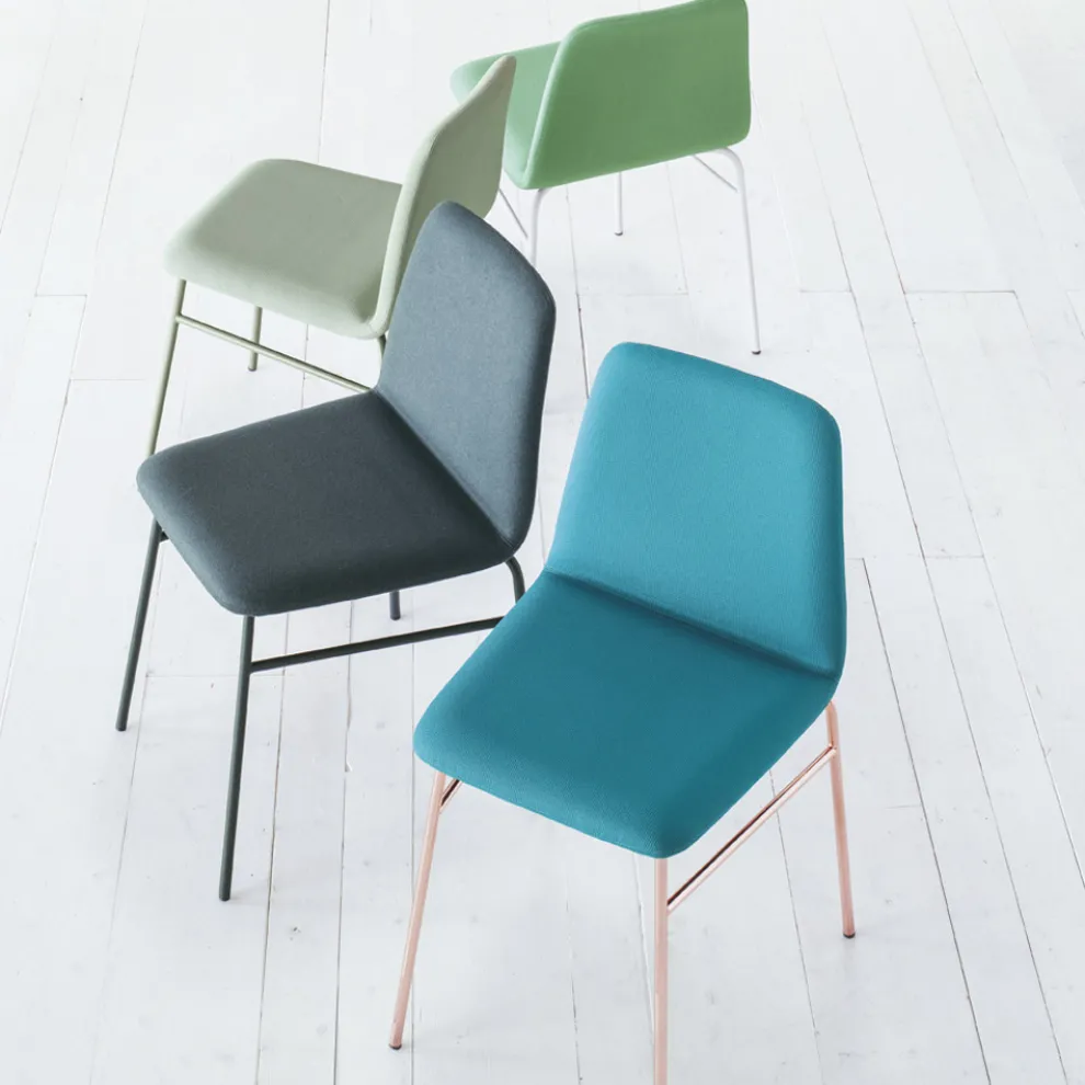 Wertvoller Stoffstuhl mit Metallbasis Hergestellt in Italien, 2 Stück - Molde