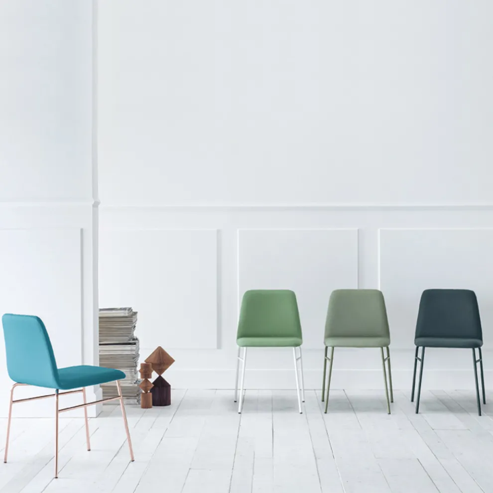 Wertvoller Stoffstuhl mit Metallbasis Hergestellt in Italien, 2 Stück - Molde