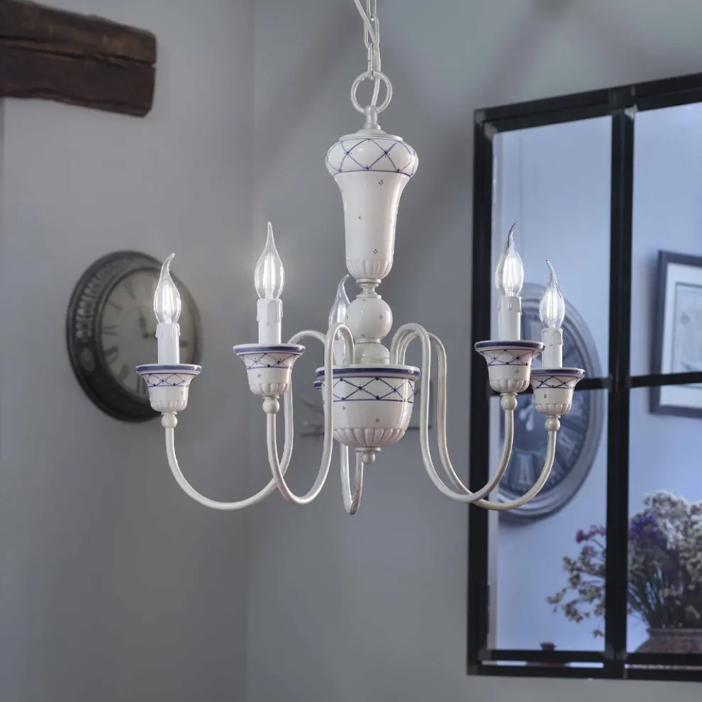 Wohnzimmer-Kronleuchter mit 5 Lichtern aus handbemalter Keramik und Messing - Sanremo