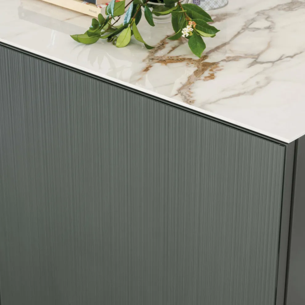 Wohnzimmer-Sideboard mit Stahlgestell und Melaminstruktur - Adriel