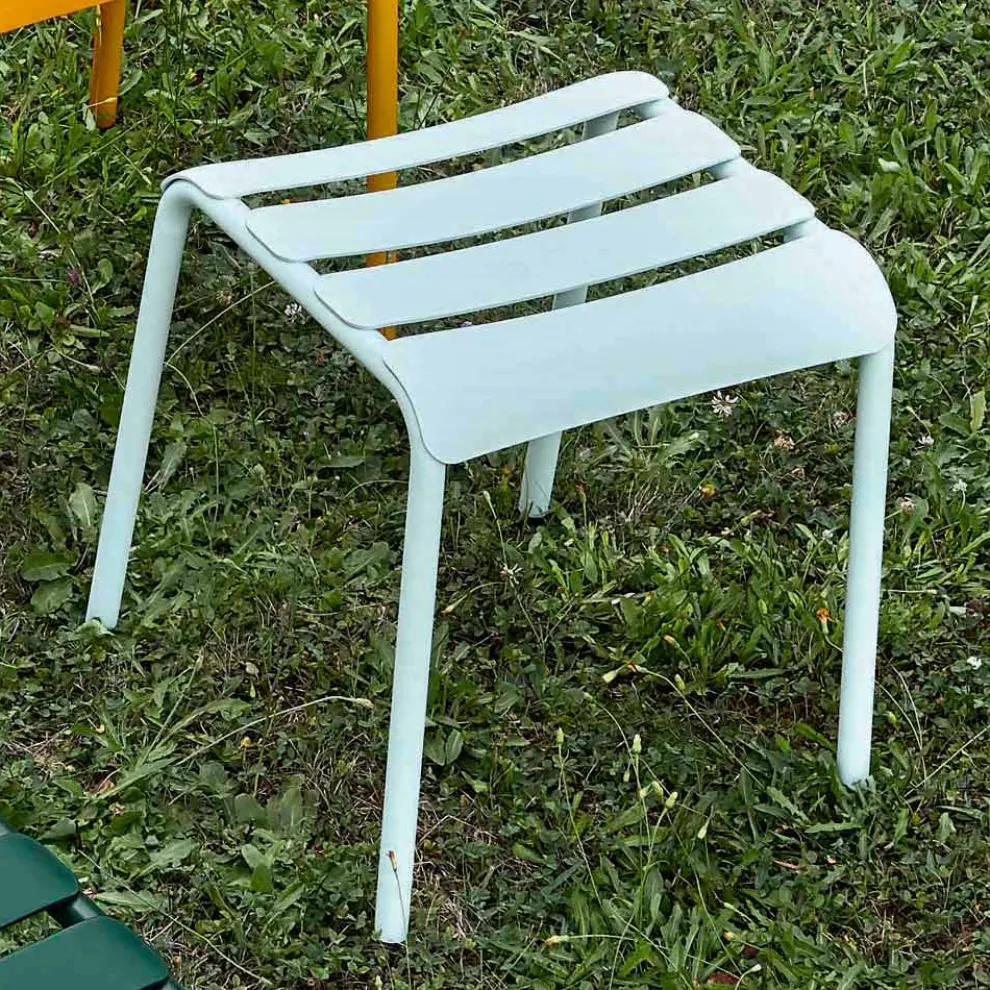 Niedriger Hocker aus lackiertem Aluminium im Freien Hergestellt in Italien - Sondra