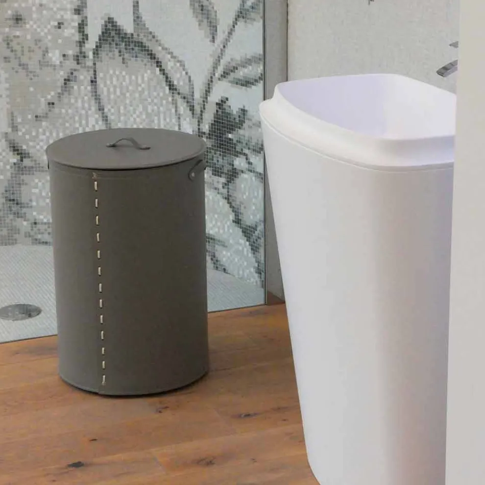 Zylindrischer Wäschekorb aus regeneriertem handgefertigtem Leder Roby